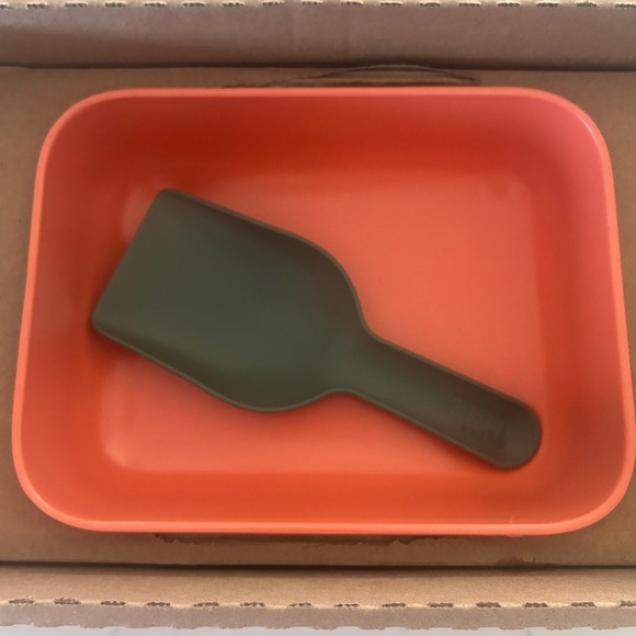 Ollie Puptainer Dog Pink Food Storage Container with Scoop – 7.98” x 6” - NWT - Picture 4 of 4